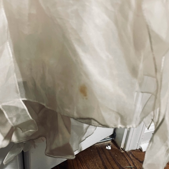 Vintage Style Wedding Dress by Réva Mivasagar - Picture 8 of 8